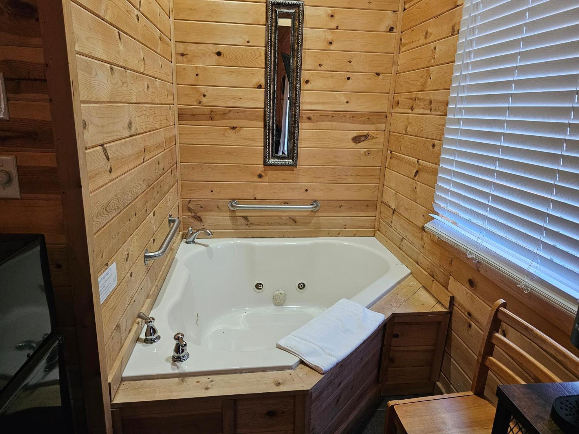 5 Min To Beaver Lake-King Bed-Fire Pit-Jetted Tub #5 Eureka Springs Zewnętrze zdjęcie